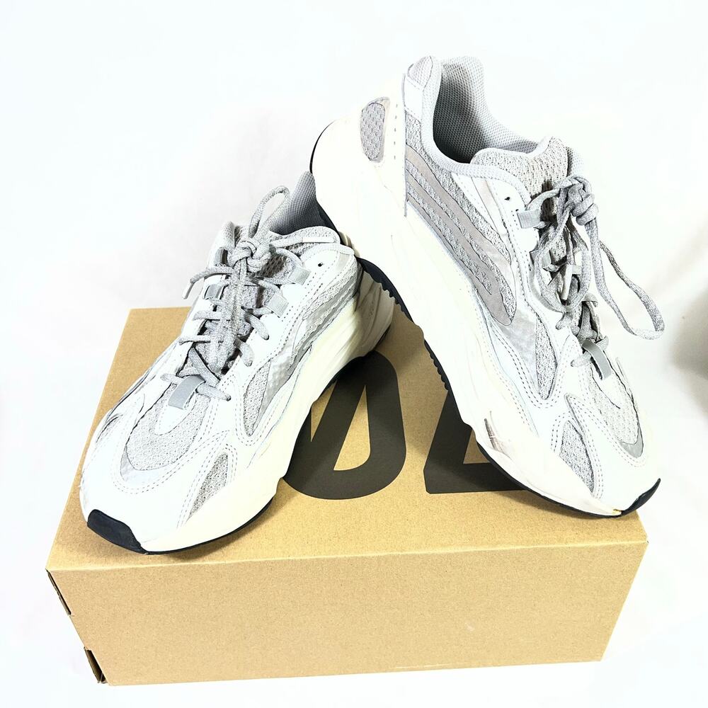 adidas Yeezy Boost 700 V2 Static Men 10.5 Gray White Sneaker EF2829 with Box